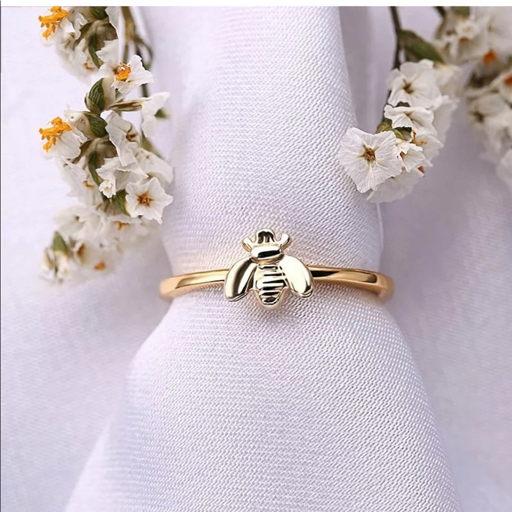 New gold plated bee women’s style ring size 7 - Picture 3 of 4